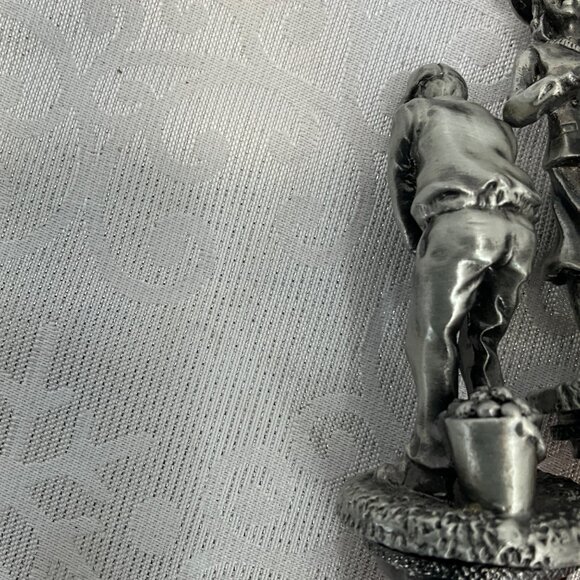 Vintage Pewter Male Golfer & Female Golfer Themed Bottle Stoppers With Corks - Picture 4 of 6